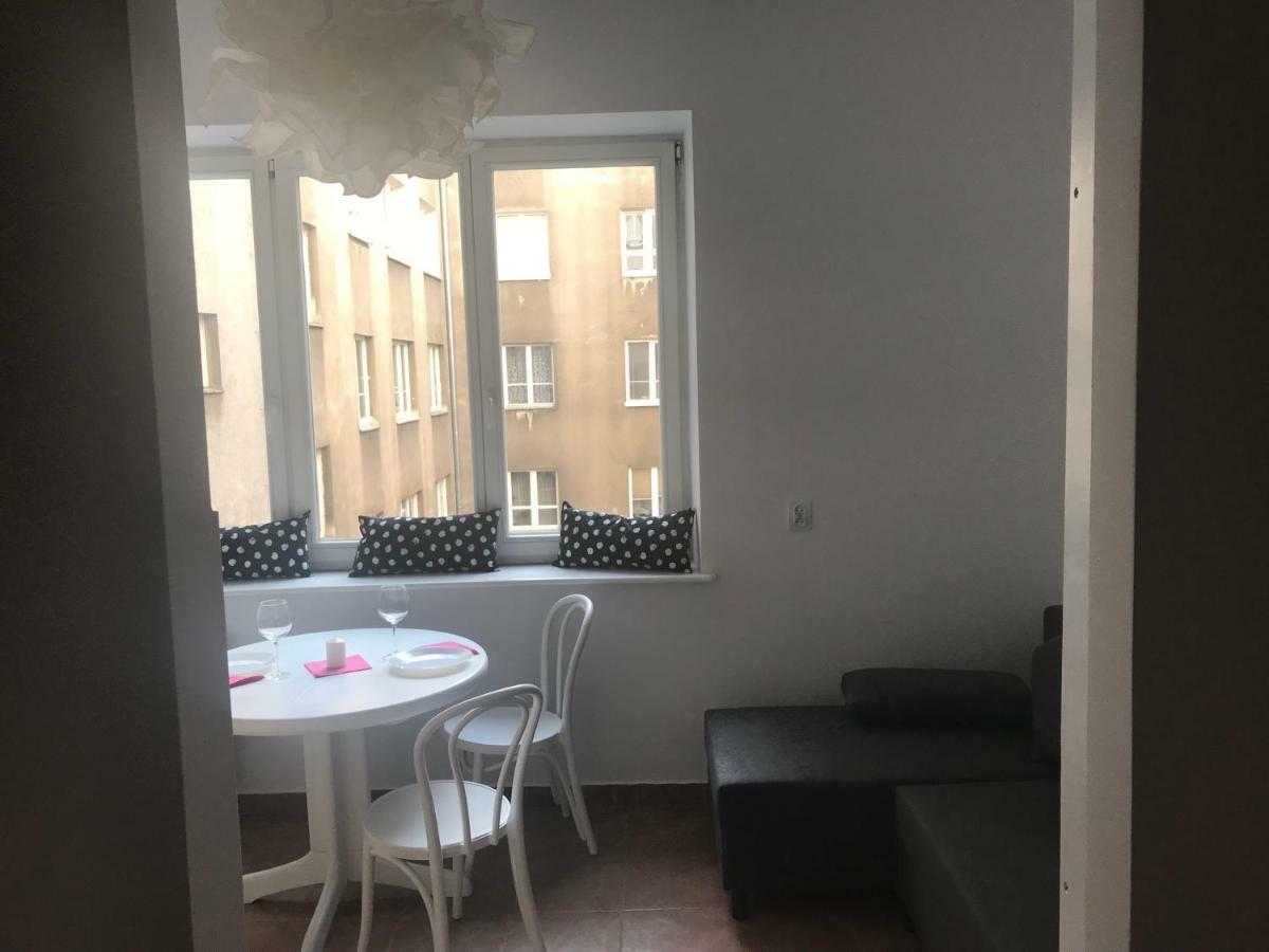 Nina Apartamento Varsovia Exterior foto